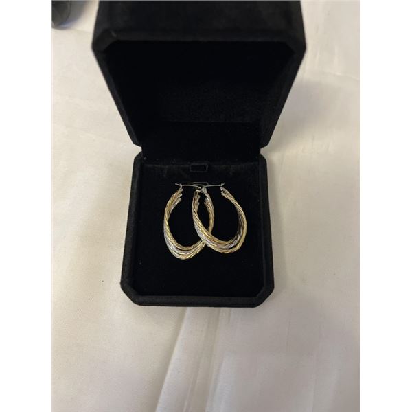 NEW 18K GOLD AND PLATINUM PLATED 38.0M TRIPLE HOOP EARRINGS