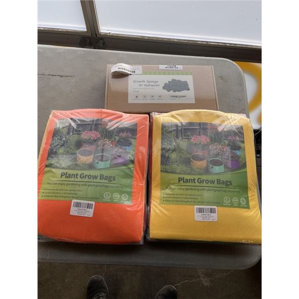 14 NEW 10 GALLON PLANT GROW BAGS, 7 COLORS, AND NEW PACK OF 50 HYDROPONIC GROWTH SPONGES
