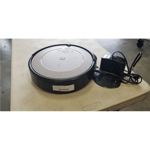 I ROBOT ROOMBA I 1 ROOM MOPPING ROBOT WITH CHARGE DOCK WORKING