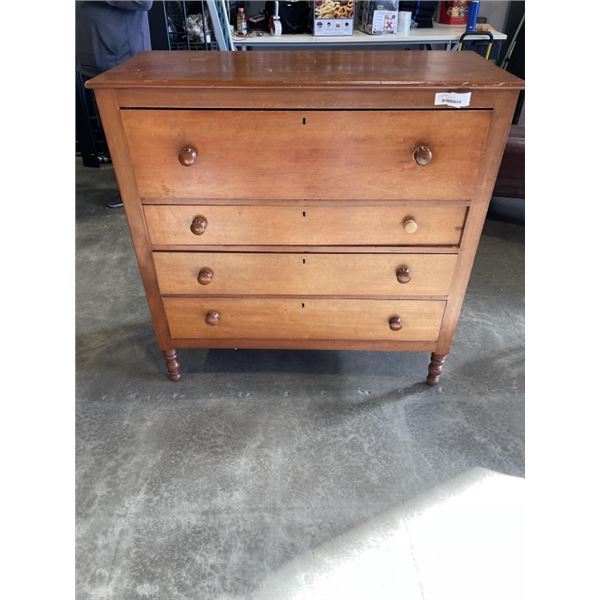 VINTAGE 4 DRAWER DRESSER