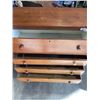 Image 2 : VINTAGE 4 DRAWER DRESSER