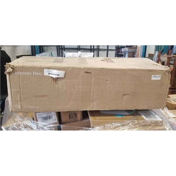 SAMSUNG 32' CURVERD COLOR DISPLAY UNIT MODEL # S32BG852NN