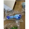 Image 5 : NEW HORNET HEMP PLASTIC ROLLIUNG MACHINE AND 11 NEW SILICONE PIPES