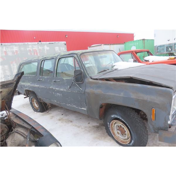 1980s Chevrolet Suburban 4x4, V8 454, Parts/Project Vehicle, No TOD