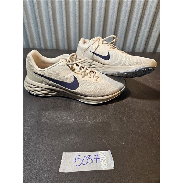 Beige Men's Nike Runners - Size 13