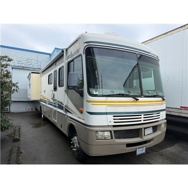 2003 Fleetwood RV Bounder Motor Home RV - 81,400km - FIN# 739E34778841 - WCC VIN #: 5B4MP67G13336871