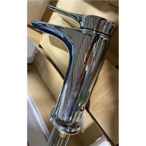 NEW Ollie Nickel Rounded Faucet Chrome -approx. 6 pcs (1 Box)