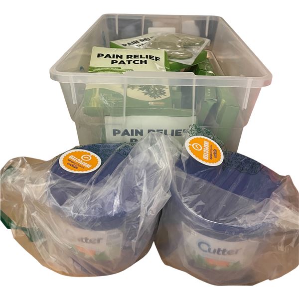 NEW approx. 1(-pcs Pain Relief Patch (30-pcs Each) & 2 Lemongrass candle mosquito repellent