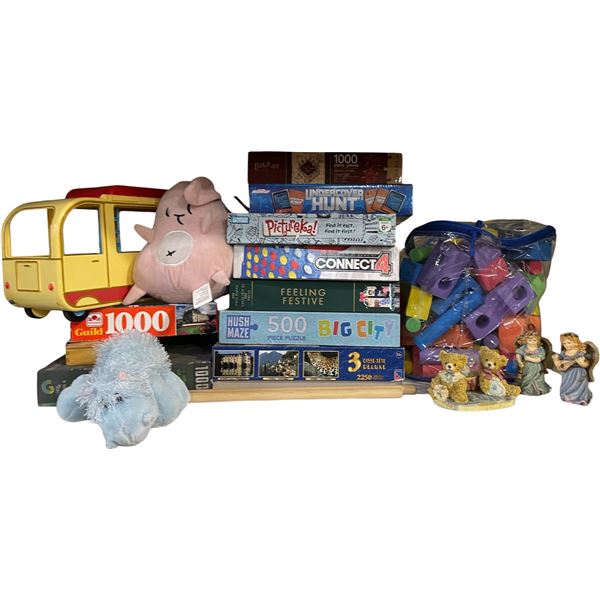 Large group of Board Games/Puzzles & Kid Stuffed Animals