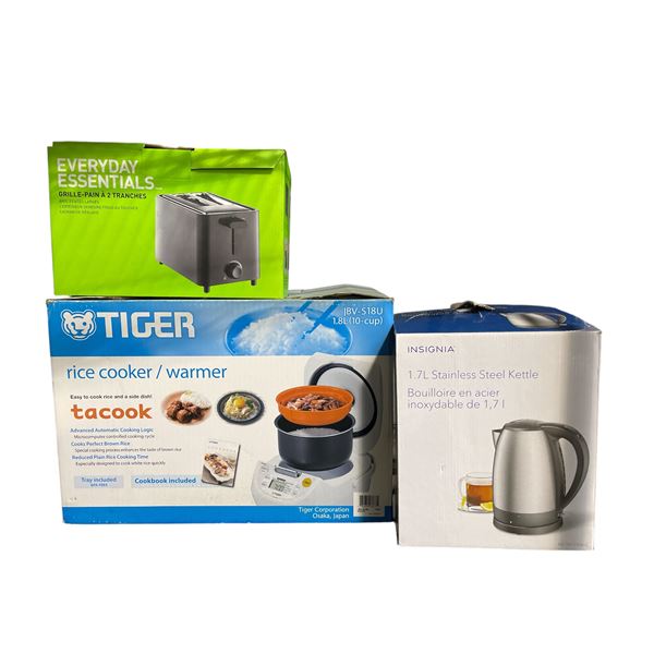 Group of 3 small Appliances - Kettle Insignia/Everyday Toaster & Tiger Rice Cooker (Used)