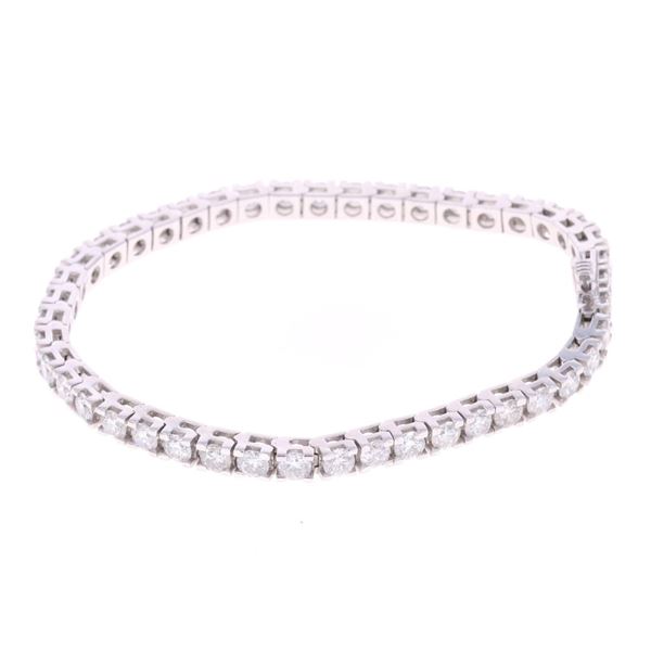 Elegant Diamond 7.48 cts. 14K White Gold Ring