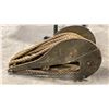 Image 5 : ANTIQUE RIGGING PULLEY