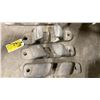 Image 3 : 4 ASSORTED ANTIQUE FORGED METAL MOORING CLEATS