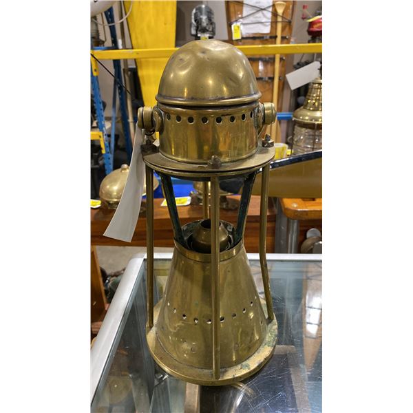 ANTIQUE BRASS HANDHELD SHIP LANTERN