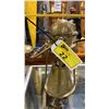 Image 3 : ANTIQUE BRASS HANDHELD SHIP LANTERN