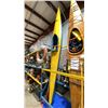 Image 2 : YELLOW/BLUE VINTAGE KAYAK APPROX 17'L WITH KAYAK PADDLE