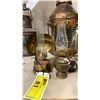 Image 1 : 2 VINTAGE BRASS OIL LAMPS
