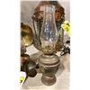 Image 2 : 2 VINTAGE BRASS OIL LAMPS