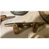 Image 2 : PAIR OF 1' VINTAGE BRONZE MARINE CLEATS