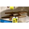Image 3 : PAIR OF 10" VINTAGE BRONZE MARINE CLEATS