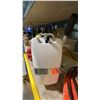 Image 5 : TOMOS-KOPER 5 206911 VINTAGE OUTBOARD MOTOR & VINTAGE GASOLINE CANISTER WITH HOSE