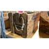 Image 5 : 4 VINTAGE COLLECTABLE WOODEN CRATES