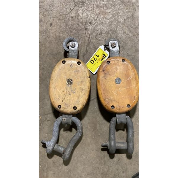 PAIR OF VINTAGE WOODEN SNATCH BLOCK PULLEYS *ONE DAMAGED*