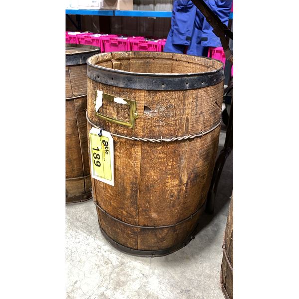 SMALL WOODEN BARREL OF SMALL BOAT CLEATS &  ASSORTED HARDWARE