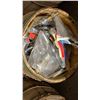 Image 3 : SMALL WOODEN BARREL OF ASSORTED MARINE HARDWARE