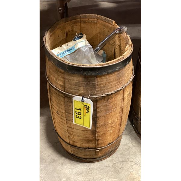 SMALL WOODEN BARREL OF ASSORTED MARINE HARDWARE
