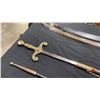 Image 5 : 4 COLLECTABLE VINTAGE SWORDS