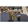 Image 2 : 2 VINTAGE BRASS COLLECTABLE OIL LAMPS