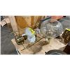 Image 1 : 2 VINTAGE STYLE BRASS OIL LAMPS
