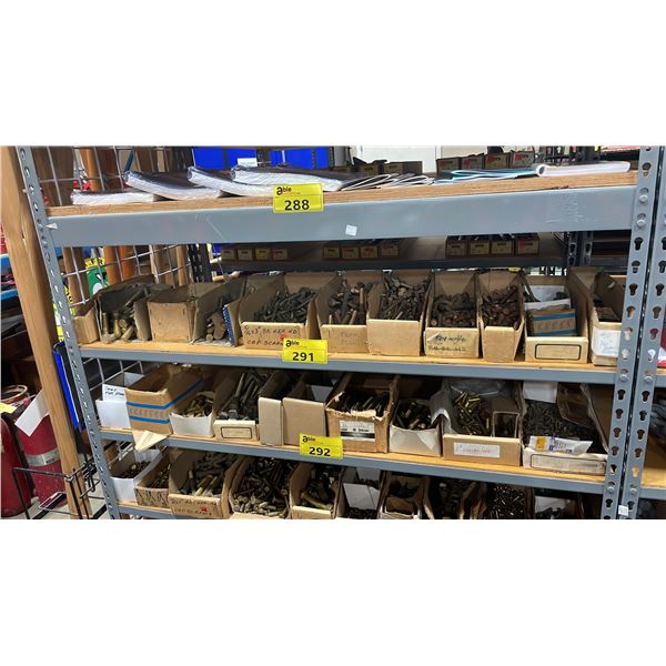 SHELF OF ASSORTED BRASS/BRONZE VINTAGE MARINE HARDWARE