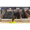 Image 3 : SHELF OF ASSORTED BRASS/BRONZE VINTAGE MARINE HARDWARE