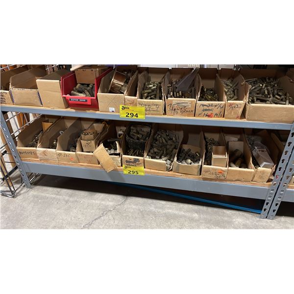 SHELF OF ASSORTED BRASS/BRONZE VINTAGE MARINE HARDWARE