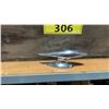 Image 2 : VINTAGE WOODEN BOX OF VINTAGE CHROME PLATED MARINE DOCK CLEATS
