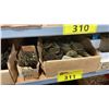 Image 3 : SHELF OF ASSORTED BRASS/BRONZE VINTAGE MARINE PARTS & HARDWARE