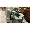 Image 3 : JOHNSON SEAHORSE 5 1/2 GREEN VINTAGE OUTBOARD MOTOR