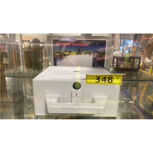 DAVIS INSTRUMENTS MASTER SEXTANT IN PLASTIC TRANSPORT CASE