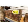 Image 5 : WOODEN CRATE OF SMALL VINTAGE & MARINE HARDWARE