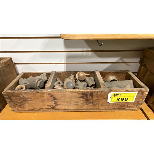 WOODEN CRATE OF ASSORTED VINTAGE BRASS FITTINGS