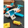 Image 4 : FISHER-PRICE LITTLE PEOPLE LOT - AIRPORT (INTERNAL REFERENCE: T)