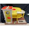 Image 12 : FISHER-PRICE LITTLE PEOPLE LOT - CAR ELEVATOR #1 (INTERNAL REFERENCE: X)