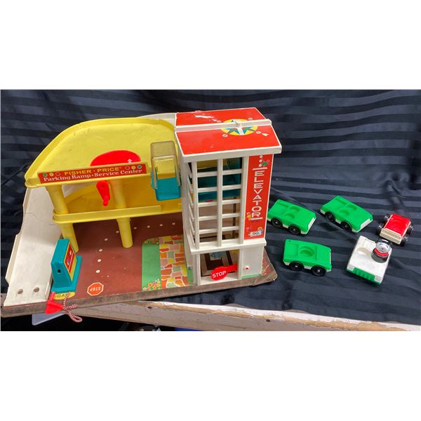 FISHER-PRICE LITTLE PEOPLE LOT - CAR ELEVATOR #1 (INTERNAL REFERENCE: X)