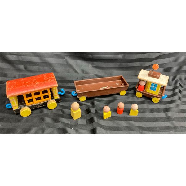 FISHER-PRICE LITTLE PEOPLE LOT - VERY OLD WOODEN TRAIN (INTERNAL REFERENCE: W)