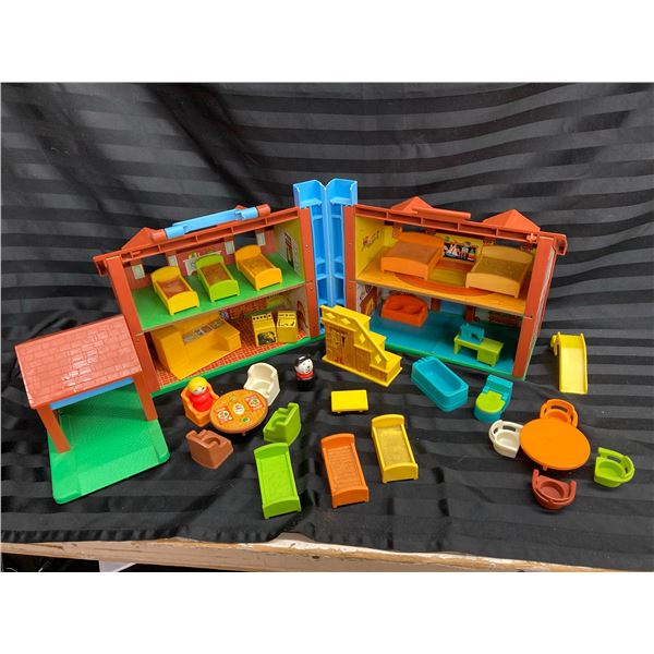 FISHER-PRICE LITTLE PEOPLE LOT - HOUSE THAT OPENS UP (INTERNAL REFERENCE: M)