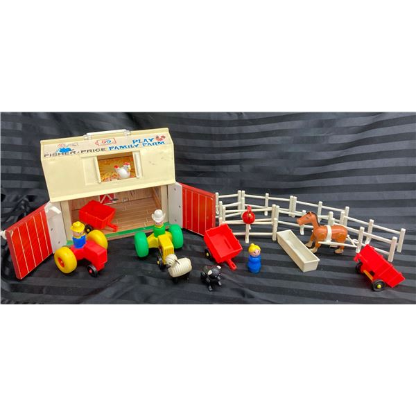FISHER-PRICE LITTLE PEOPLE LOT - FARM LOT #2 (INTERNAL REFERENCE: L)