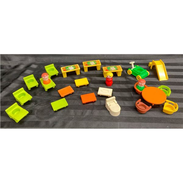 FISHER-PRICE LITTLE PEOPLE LOT - SCHOOL (INTERNAL REFERENCE: K)