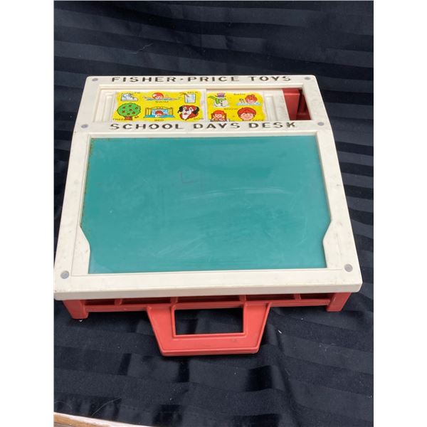 FISHER-PRICE TOYS - SCHOOL DAYS DESK (INTERNAL REFERENCE: S)